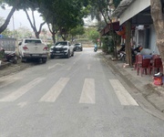 Nha dan xay- o to de ngay dem - giao thong thuan tien