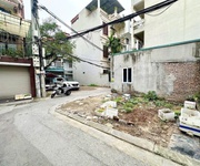 Bán lô đất 2 mặt tiền - ngọc lâm, long biên  diện tích 30m   mặt tiền 5.6m  giá chỉ 6.9 tỷ