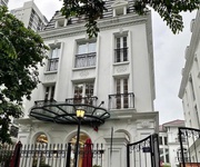 Bán bt đơn lập embassy garden - giá 188 tỷ - cho thuê dòng tiền 2tỷ/năm.