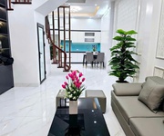 Nhà 5 tầng   ngõ 68 cầu giấy   38m    sân để xe   10.8 tỷ