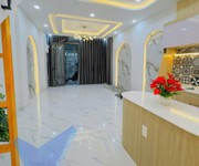 Q7  bán gấp n.hà 4 tầng, 6 phòng ngủ,ô tô đỗ cửa, ngang 4m, gi.á chỉ 3 đồng nhỉnh 0969620605