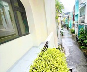 Bán nhà q10, thông cmt8, oto trong nhà, 44m2, cao 2 tầng 2 phòng: nhỉnh 6 tỷ.