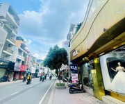 Nhà mt đường hồ văn huê phường 9 quận phú nhuận .