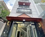 Nhà mới 4 tầng sát đường nguyễn biểu p2q5. giá: 8.9 tỷ