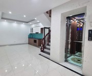 Hoàng quốc việt   6 tầng x 32m2 - thang máy   khu dân trí cao
