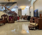 Bán nhà đẹp 3 tầng trung tâm đông hòa,shr đường 2 xe hơi,gần bigc dĩ an