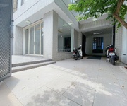 Bán biệt thự ven sông - không gian sống đẳng cấp, chính chủ bán gấp   9x20m , 3 tầng, giá chỉ 16.3