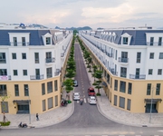 Bán nhà phố 5 tầng đối diện Vinhomes, sổ sẵn, nhận nhà ngay chỉ với 5,x tỷ