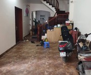 Căn nhà cuối cùng tại tư đình, ngay đường dẫn cầu trần hưng đạo 57m2 x 3 tầng giá 7,7 tỷ.
