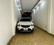 Vương thừa vũ 47m, ô tô đỗ cửa, pháo đài thế kỷ, ngôi vương giữa phố