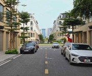 Bán nhà phố 5 tầng đối diên chung cư Vinhomes, gần ngay nhà văn hóa phường chỉ 5,X TỶ