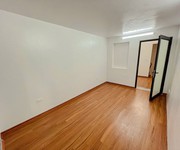 Tập thể tầng 1 - ngõ 106 chùa láng  sổ 16m - sử dụng 30m.