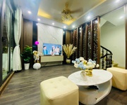 Nhà nguyễn hoàng tôn   34m2 x 5 tầng   ngõ 3m   giá 8.2 tỷ