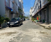 Lô đất đường 827 phú hữu DT 64m vị trí đẹp khu đồng bộ