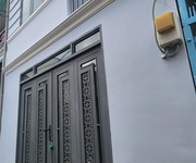 Vip quận 7 - nhà 2 tầng, 2pn,2wc,nhỉnh 3 tỷ - sổ hồng riêng - ngay trung tâm quận 7 - cách quận 1