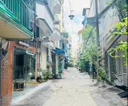 Chính chủ 1 đời   gần mặt tiền   hẻm 4m bàn cờ   tiện xây mới   43m    giá 8.x tỷ.