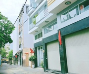 Bán nhà q10- hẻm 6m thông cmt8- ngang hơn 5m- căn góc 3 tầng 3 phòng ngủ nội thất sịn: 11 tỷ nhỉnh