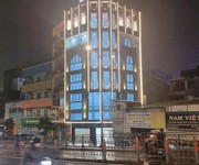 Góc 2 mặt tiền 14-16 calmette, quận 1, 7 tầng thang máy hđt 90tr/ tháng