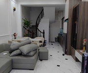 Nhà đẹp ngọc thụy   cạch chợ   cách ô tô 15m   5 tầng ở ngay  ngọc thụy   long biên  50m   5