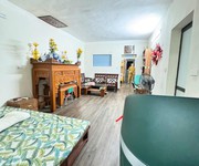 Chính chủ bán nhà tập thể phố cảm hội  nhà nằm trong khu phân lô ôtô c