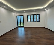 Bán nhà ngô gia tự trung tâm long biên - 6 tầng - gara - thang máy - lô góc - 8,9 tỷ   thương lượng