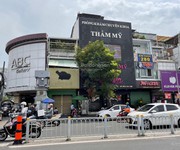 Định cư bán nhà lê lai q1 - bán nhà mt lê lai bến thành q1 - dt: 5.5 16m kết cấu 3 tầng - giá 54 tỷ