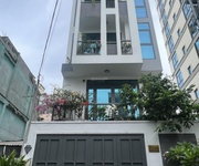 Dòng tiền 70tr/tháng - sát bên hutech- xvnt - ung văn khiêm - 68m2- 6 tầng -11 chdv full nt