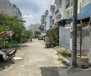 Chỉ hơn 4đ nhà 92m2 bán gấp   xe hơi ngủ trong nhà   đối diện công viên