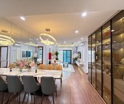Bán gấp chung cư C4 Nguyễn Cơ Thạch,dt 106m,3pn,sửa đẹp giá 5,9 tỷ bao tên,lh 0983816388