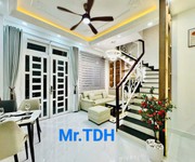 nhà góc phú nhuận   gió lùa mát lạnh   full nội thất   chỉ 6.65 đồng.