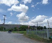 Mặt tiền kênh trung ương xuân thới thượng hóc môn. dt: 5840m2 , giá 10 triệu/m2