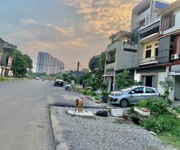bán đất phân lô   ô tô vào   gần hồ   dân trí cao   ngọc thụy, long biên   99m    giá 15.4 tỷ