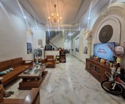 Nhà mặt tiền 3 tầng - kiến trúc tân cổ điển - 100m2 - giá 9 tỏi.