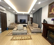 Bán nhà lô góc hoàng cầu, đống đa - 100m x 5t thang máy - gara ô tô - kinh doanh