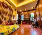 Nhà p/lô đường láng view thoáng 1 bước ra ô tô tránh dt37m-4t-mt4.2m giá chỉ 10 tỷ