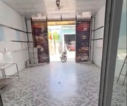 1 Cần bán lỗ nhà có mặt tiền kinh doanh gần chợ bình chánh