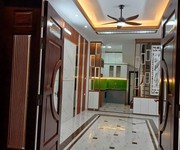 Bán nhà ngô gia tự, long biên 5 tầng, mặt tiền 3,8m