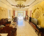 Bán nhà mặt phố trương văn hải, q.9, dt 135m2, 5 tầng, 6pn, sh, giá 20.99 tỷ. lh: 0933125879