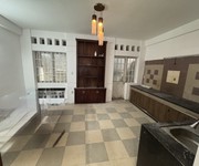 Nhà kiệt ô tô 5.5m cách mạng tháng 8, 76m2, ngang 5.5m, 2.5 tầng cứng, nhỉnh 4 tỷ