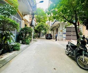 Bán nhà phân lô phố phạm tuấn tài, cầu giấy - 70m  x 5t - mt 6m - ô tô tránh - kinh doanh