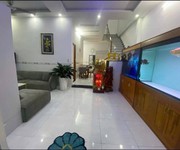Nhà mớ 2 tầng, chiều ngang khủng 6,6m