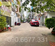 Nguyễn văn thương  d1  - hẻm 6m thẳng 1 trục - ngang hơn 9m xe hơi vào nhà - 125m2 bề thế
