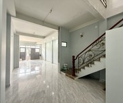 Bán nhà trong ngõ bình chiểu, thủ đức. dt 74m2, 4 tầng, 6pn, sh. giá 7.35  tỷ. lh: 0933125879