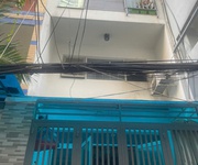 Chủ cần tiền bán gấp nhà Nguyễn Thiện Thuật, Q3, giá 5tỷ9. DT 42m2 x 5 tầng, 3,2x13m, Hẻm 3,5m