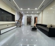 Giá đầu tư. phố nguyễn văn cừ, 60m2 6t thang máy, ô tô đỗ cửa, full nội thất. nhỉnh 11 tỷ