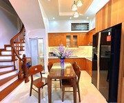 Nhà mới đẹp như tranh   5 tầng kiên cố   lô góc cực kỳ thoáng sáng, không lỗi phong thủy. lai xá