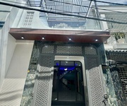Nhà mới xây 100 1 lầu đường 5m thông chợ thiếc lê văn khương q12
