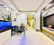 Nhỉnh 9 tỷ, 39m2 x 6t thang máy, văn chương, đống đa, 40m ra oto, nhà mới đẹp, ở ngay
