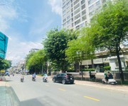 2  siêu phẩm mặt tiền nguyễn khoái   kế bên quận 1 