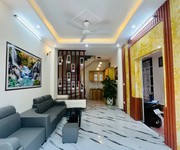 Bán nhà yên bình, hà đông 37mx5 tầng, lô góc, ô tô tránh, kinh doanh tốt 6.1 tỷ.